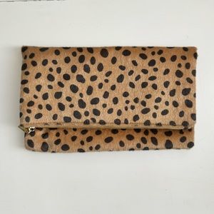 Leopard clutch